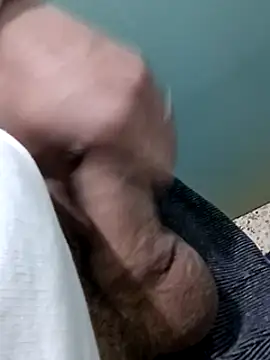 Snapshot of Steve98768 chatting on 12-17-24, 12:01 Steve98768 online show from 12-17-24, 12:01