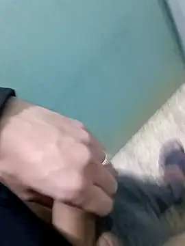 Snapshot of Steve98768 chatting on 12-20-24, 01:47 Steve98768 online show from 12-20-24, 01:47