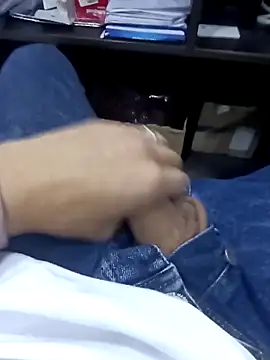 Snapshot of Steve98768 chatting on 10-08-25, 10:18 Steve98768 online show from 10-08-25, 10:18