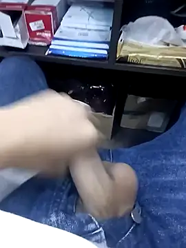 Snapshot of Steve98768 chatting on 10-09-25, 07:23 Steve98768 online show from 10-09-25, 07:23