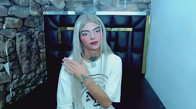 Luna and valery online show from 01-04-25, 08:16