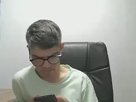 Snapshot of DiGabriel chatting on 12-02-24, 03:58 DiGabriel online show from 12-02-24, 03:58