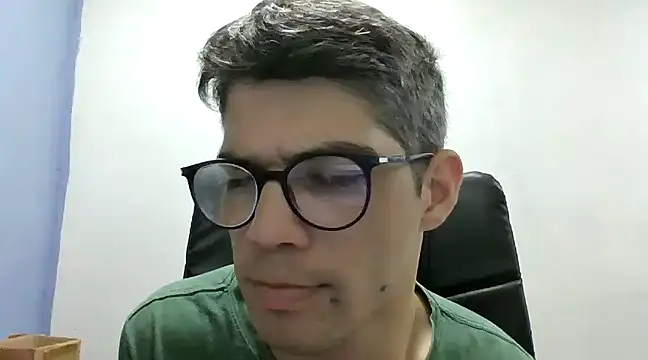 Snapshot of DiGabriel chatting on 12-20-24, 06:08 DiGabriel online show from 12-20-24, 06:08