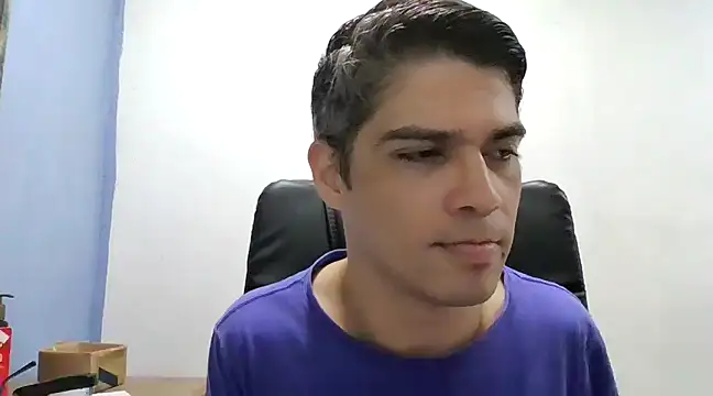 Snapshot of DiGabriel chatting on 01-19-25, 07:04 DiGabriel online show from 01-19-25, 07:04