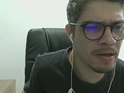 Snapshot of DiGabriel chatting on 09-20-25, 05:30 DiGabriel online show from 09-20-25, 05:30