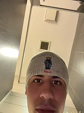 Snapshot of johnycash21 chatting on 12-01-25, 08:47 johnycash21 online show from 12-01-25, 08:47