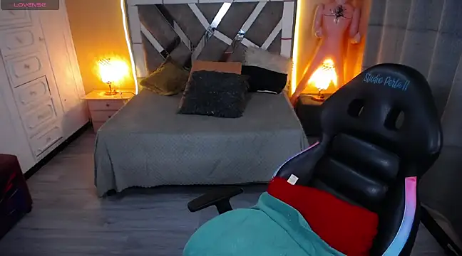 Kate Laurence  online show from 02-06-25, 07:35