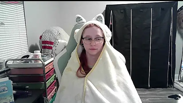 LilyFoxxx online show from 01-11-25, 04:27