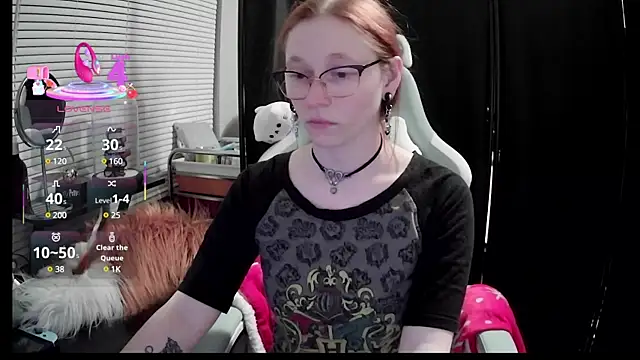 LilyFoxxx online show from 03-05-25, 04:24