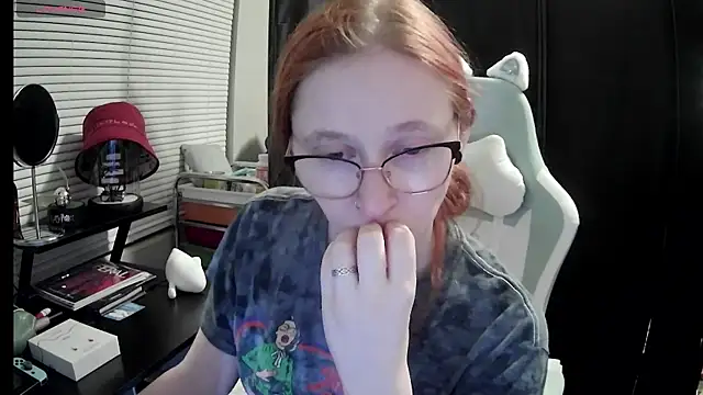 LilyFoxxx online show from 03-10-25, 03:23