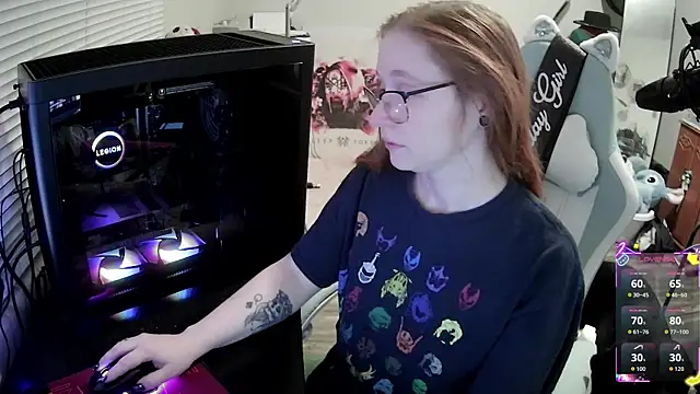 LilyFoxxx online show from 11-26-25, 04:13