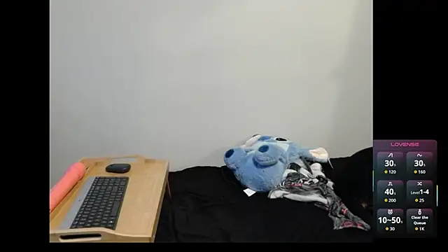 LilyFoxxx online show from 04-22-26, 05:10