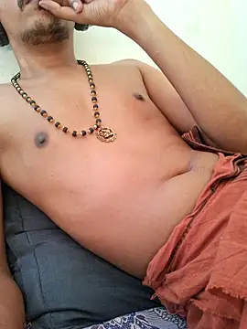 Snapshot of shan__22 chatting on 03-12-26, 11:16 shan 22 online show from 03-12-26, 11:16