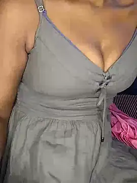 Snapshot of Aaliyalove1 chatting on 02-08-25, 09:25 Aaliyalove1 online show from 02-08-25, 09:25