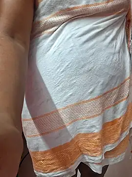 Snapshot of Aaliyalove1 chatting on 03-18-25, 08:15 Aaliyalove1 online show from 03-18-25, 08:15