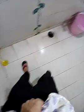 Snapshot of ken_tanaka chatting on 02-14-25, 11:21 ken tanaka online show from 02-14-25, 11:21