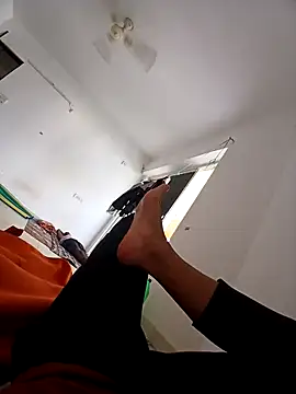 Snapshot of ken_tanaka chatting on 03-15-25, 11:29 ken tanaka online show from 03-15-25, 11:29