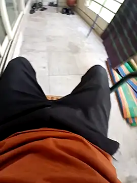 Snapshot of ken_tanaka chatting on 03-17-25, 11:53 ken tanaka online show from 03-17-25, 11:53