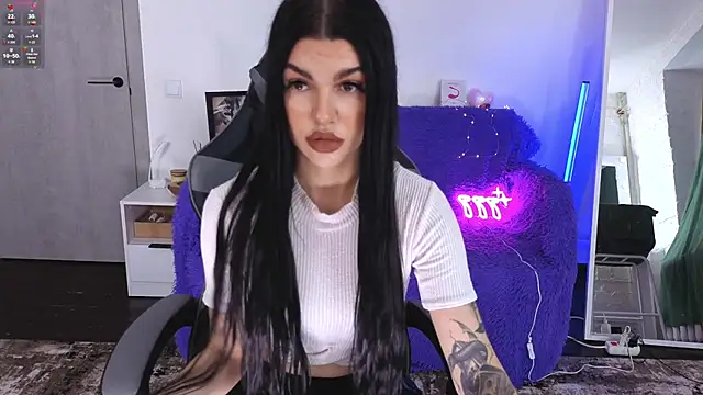 Tiffany lab online show from 11-25-25, 01:00