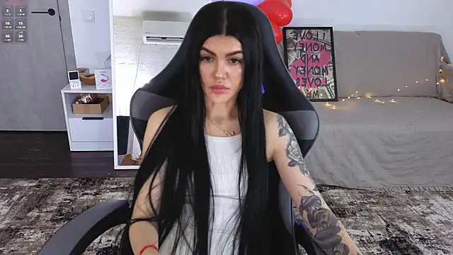 Snapshot of Tiffany_lab chatting on 02-13-26, 02:02 Tiffany lab online show from 02-13-26, 02:02