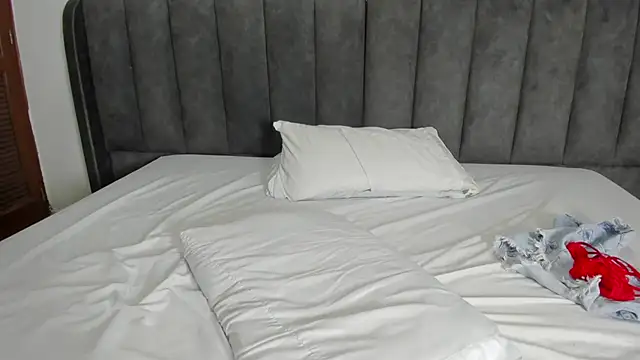 valtira nova online show from 03-15-25, 06:58