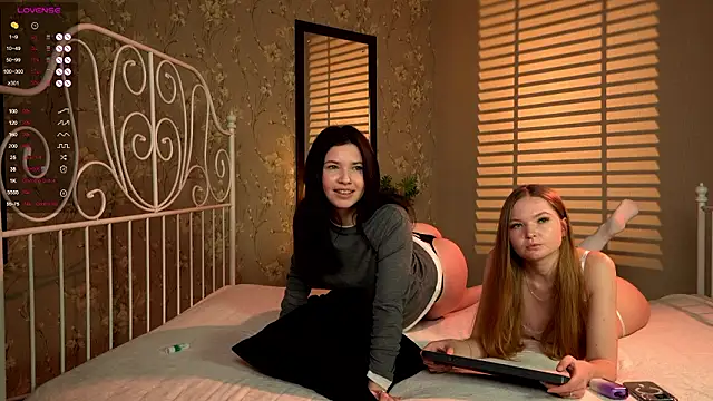 Snapshot of Hidden_boobs chatting on 01-15-26, 08:52 Hidden boobs online show from 01-15-26, 08:52