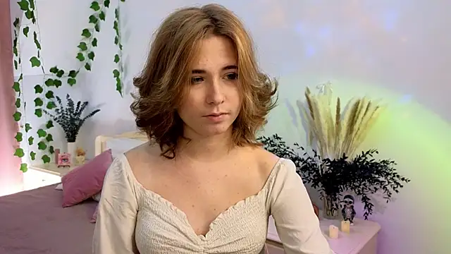 Snapshot of Inessa_Holiday chatting on 11-19-25, 01:33 Inessa Holiday online show from 11-19-25, 01:33