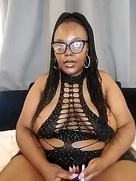 Snapshot of CHERRYYUMMY chatting on 10-20-25, 02:39 CHERRYYUMMY online show from 10-20-25, 02:39