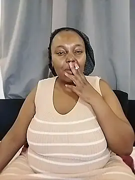 Snapshot of CHERRYYUMMY chatting on 10-23-25, 08:57 CHERRYYUMMY online show from 10-23-25, 08:57