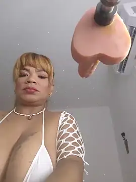 Snapshot of milf_venus chatting on 05-22-26, 08:25 milf venus online show from 05-22-26, 08:25
