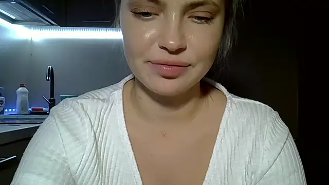 Snapshot of Lucky_Anna chatting on 11-11-25, 04:07 Lucky Anna online show from 11-11-25, 04:07