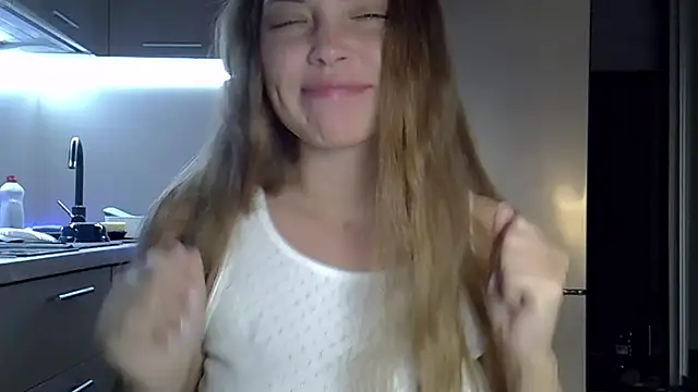 Snapshot of Lucky_Anna chatting on 12-22-25, 03:25 Lucky Anna online show from 12-22-25, 03:25