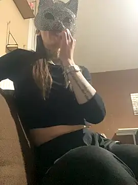 liloucamchaudee online show from 11-21-25, 08:51