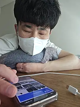 wlalsdldb112 online show from 03-17-25, 04:40