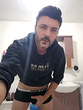 Snapshot of hot_man_eray chatting on 12-05-25, 06:04 hot man eray online show from 12-05-25, 06:04