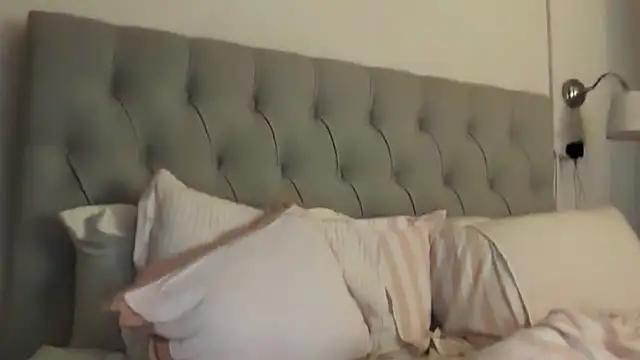 Snapshot of blairbella chatting on 02-09-26, 05:22 blairbella online show from 02-09-26, 05:22