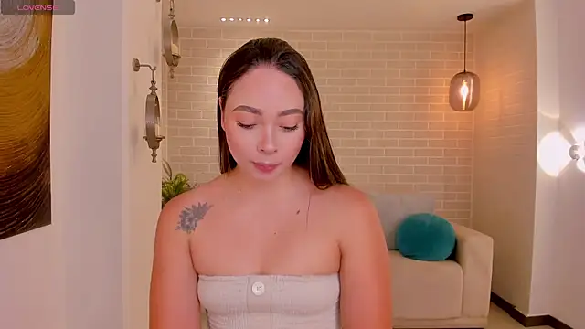 AlinaKravitz online show from 04-21-26, 06:01