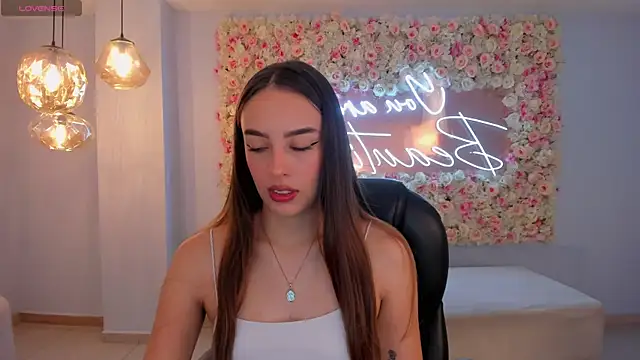 Snapshot of KaiaFerreira chatting on 03-17-25, 12:14 KaiaFerreira online show from 03-17-25, 12:14