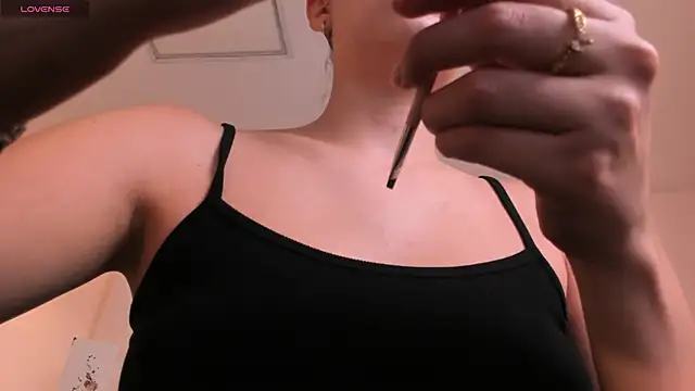 Snapshot of KaiaFerreira chatting on 11-19-25, 10:48 KaiaFerreira online show from 11-19-25, 10:48