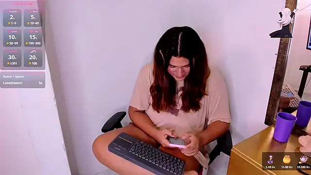 Snapshot of Valery_Maravilla_ chatting on 12-14-24, 02:01 Valery Maravilla online show from 12-14-24, 02:01