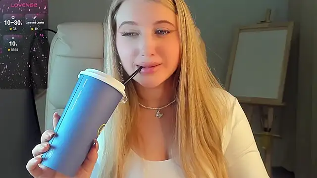 Evacadooo online show from 01-16-25, 05:42