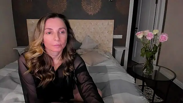 Snapshot of AllisonWilliams chatting on 12-02-24, 07:38 AllisonWilliams online show from 12-02-24, 07:38