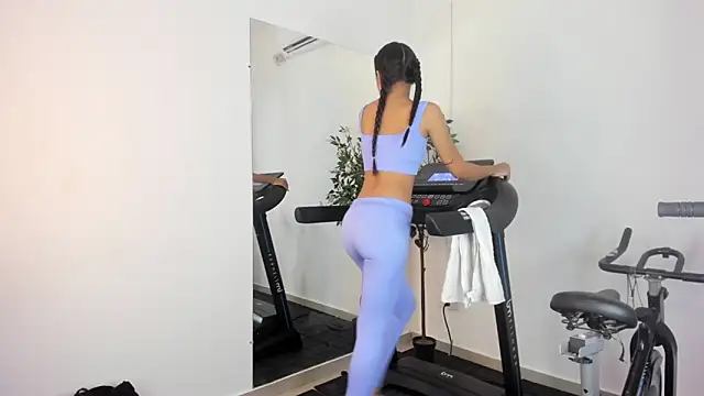 Snapshot of Jessi_powel chatting on 01-31-25, 01:02 Jessi powel online show from 01-31-25, 01:02