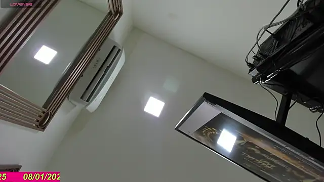 Snapshot of Charlie_Doll chatting on 01-08-25, 11:43 Charlie Doll online show from 01-08-25, 11:43