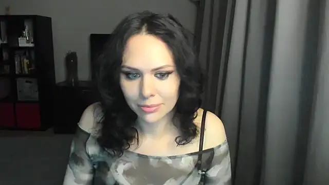 Snapshot of MollyCheiz chatting on 12-12-24, 12:38 MollyCheiz online show from 12-12-24, 12:38