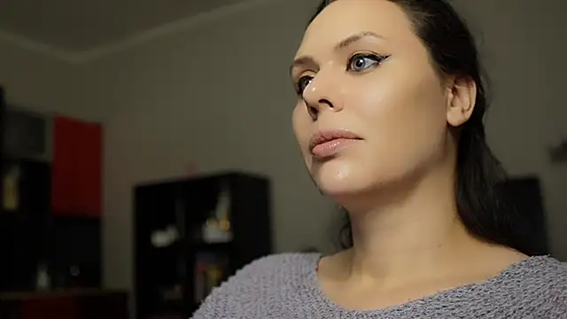 Snapshot of MollyCheiz chatting on 12-14-24, 05:40 MollyCheiz online show from 12-14-24, 05:40