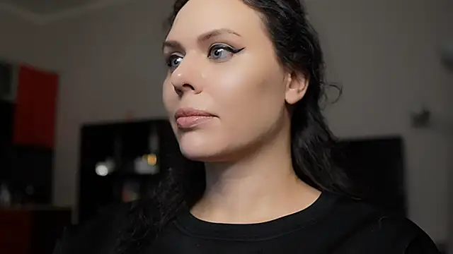 Snapshot of MollyCheiz chatting on 12-22-24, 02:17 MollyCheiz online show from 12-22-24, 02:17