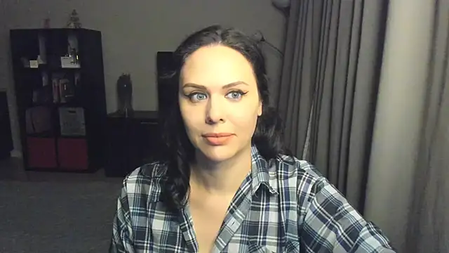 Snapshot of MollyCheiz chatting on 01-17-25, 04:15 MollyCheiz online show from 01-17-25, 04:15