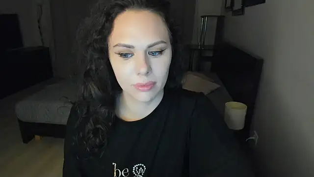 Snapshot of MollyCheiz chatting on 09-08-25, 11:48 MollyCheiz online show from 09-08-25, 11:48