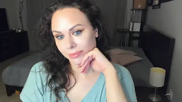 Snapshot of MollyCheiz chatting on 09-10-25, 09:37 MollyCheiz online show from 09-10-25, 09:37